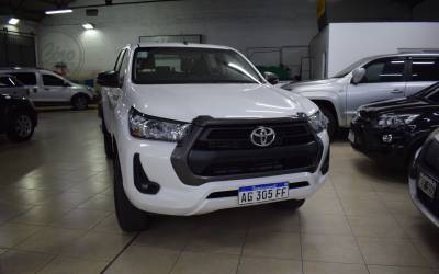 Toyota HILUX 2.8 SR 4x4