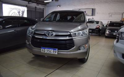 Toyota INNOVA SRV 2.7